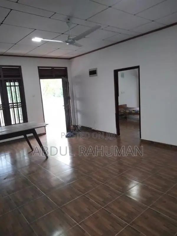 2 story 5 Rooms Panipitiya Town