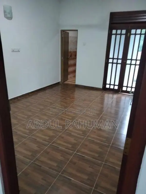 2 story 5 Rooms Panipitiya Town