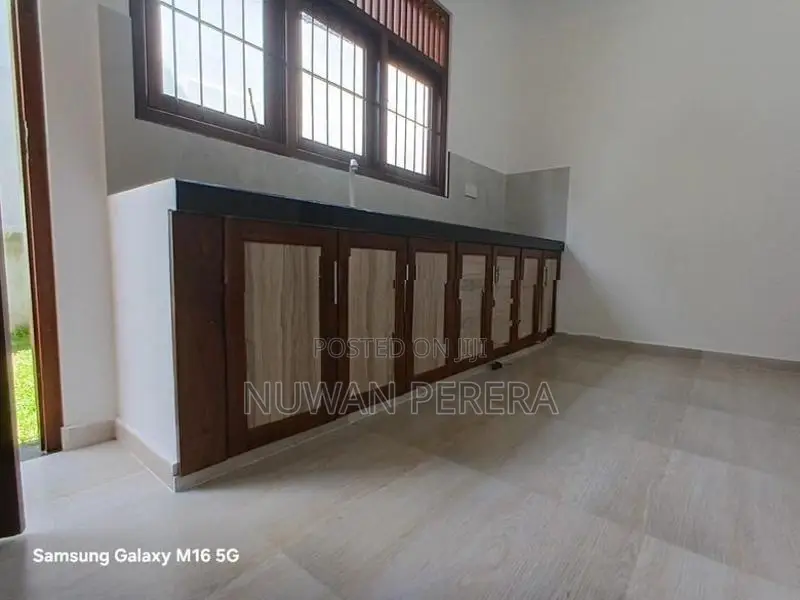 Piliyandala without blind wall brand new house for sale .