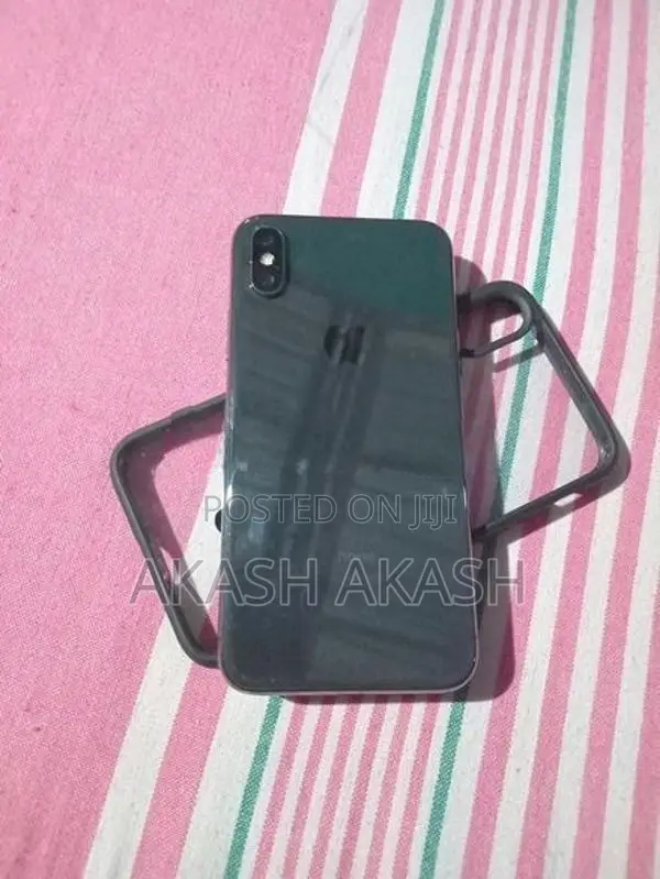 Apple iPhone X (Used)