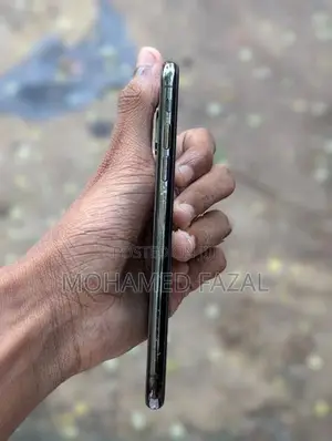 Apple iPhone X (Used)