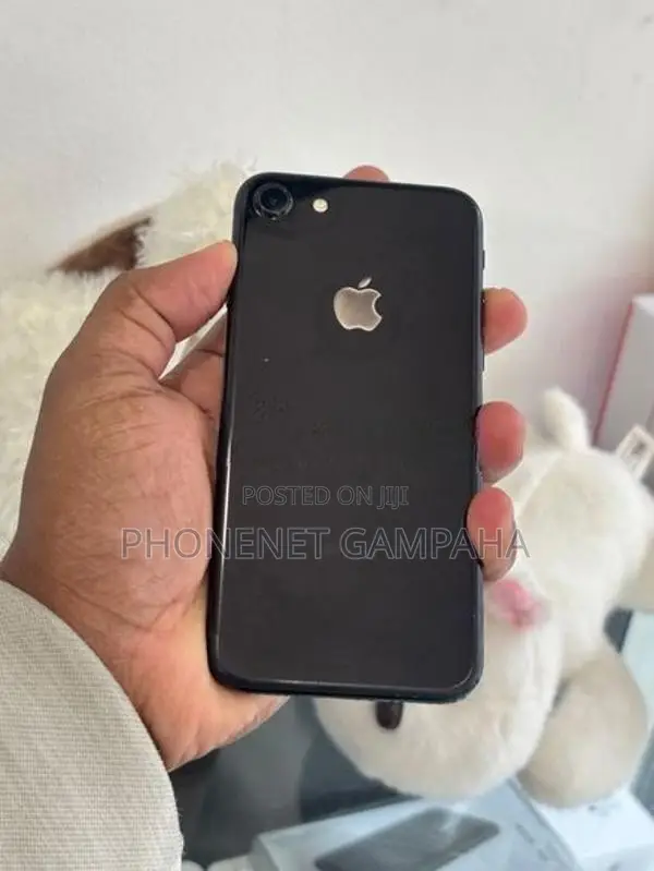 Apple iPhone 7 (Used)