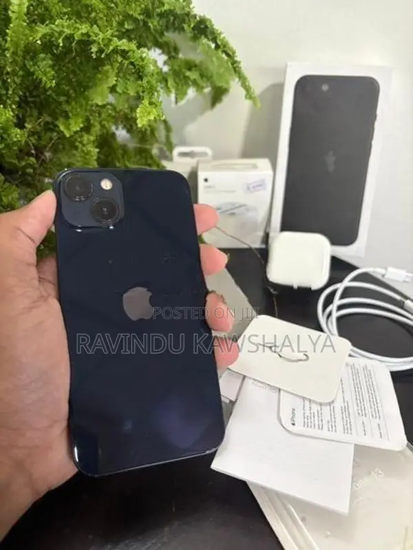 Apple iPhone 13 (Used)