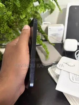 Apple iPhone 13 (Used)