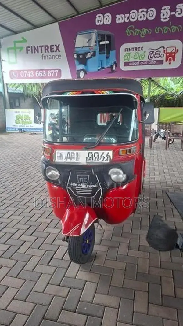 Bajaj RE 4Strok 2019