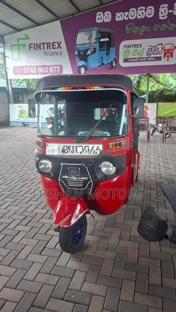 Bajaj RE 4Strok 2019