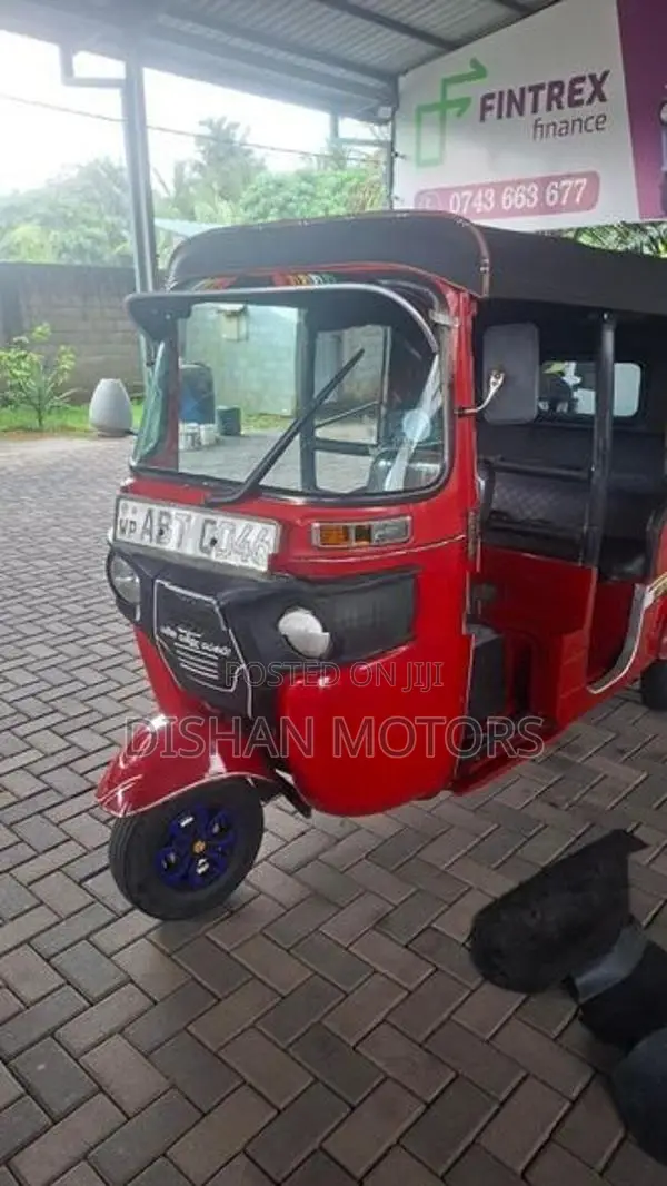 Bajaj RE 4Strok 2019