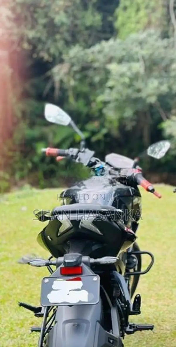 Bajaj Pulsar N160 2025
