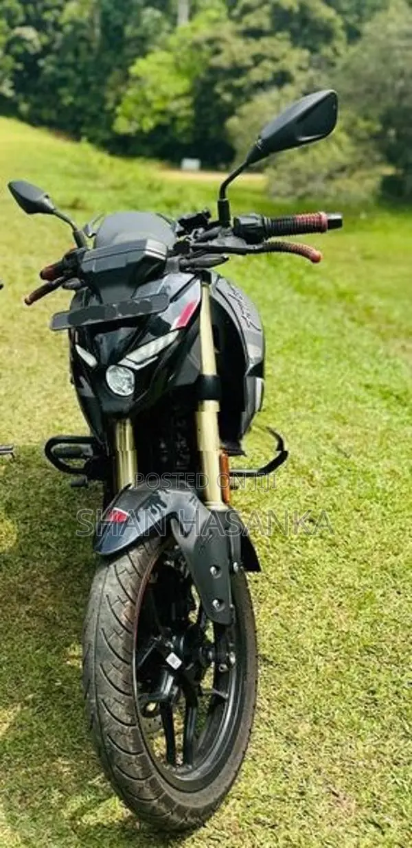 Bajaj Pulsar N160 2025