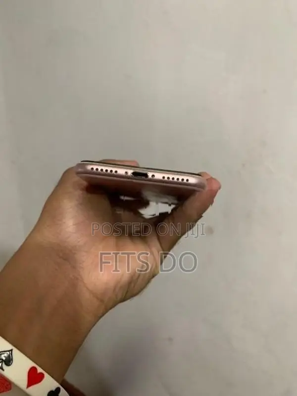 Apple iPhone 7 (Used)