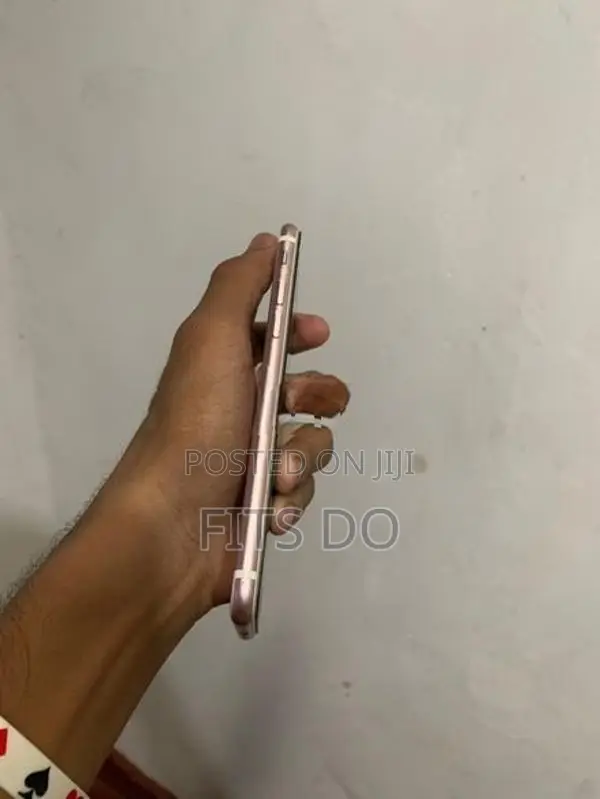 Apple iPhone 7 (Used)