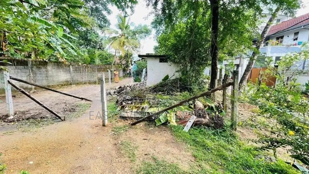 කැලණිය – වරාගොඩ නිවසක් ඉදිකිරීමට හෝ ආයෝජනයකට සුදුසු ඉඩමක්!