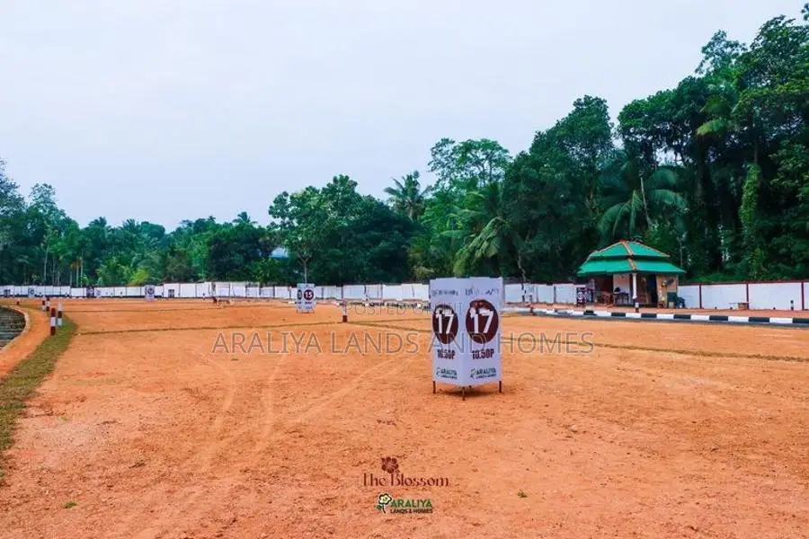 Land for Sale in Gampaha - Oruthota