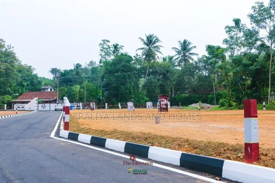 Land for Sale in Gampaha - Oruthota
