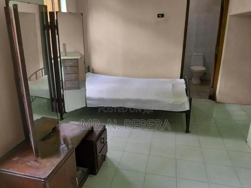 A Room for Rent at Mount Lavinia - MRE 147
