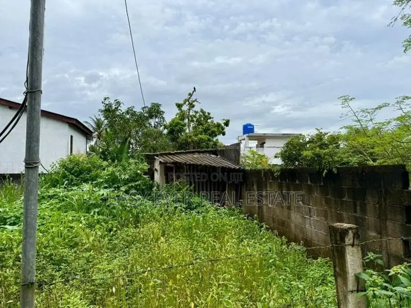 පන්නිපිටිය විද්‍යාලය හංදියට ඇවිද යන දුරින් නේවාසික බිම්කොටස