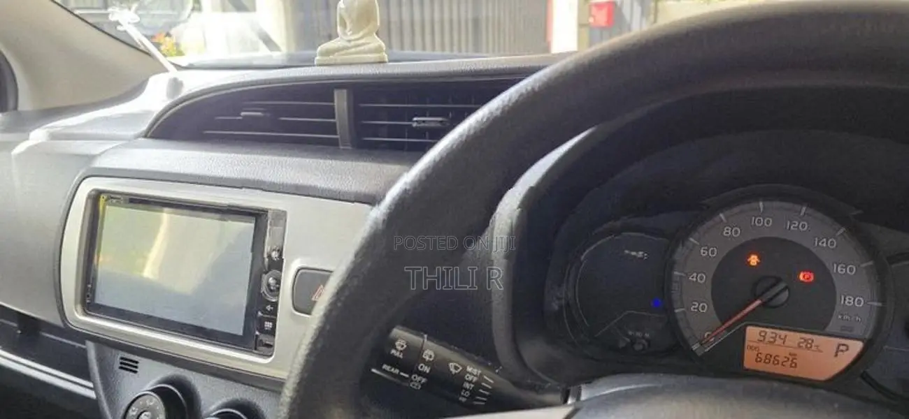 Toyota Vitz 2016