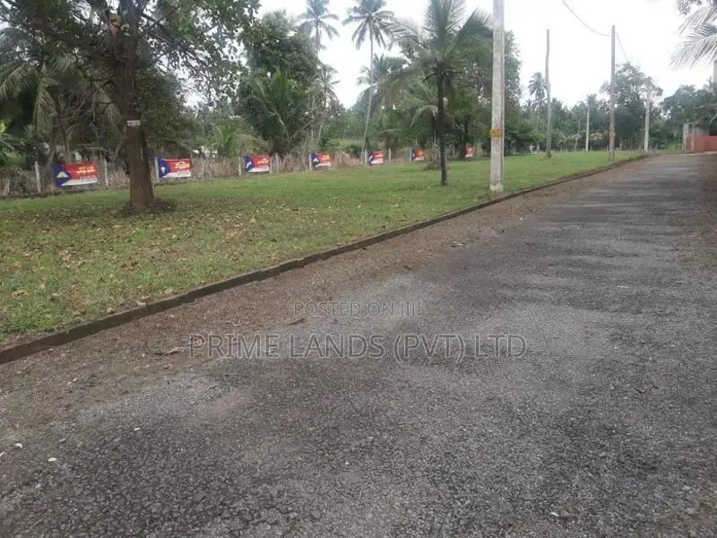 කුලියාපිටිය නගරයට ආසන්නයේ පදිංචියට ඉඩමක්