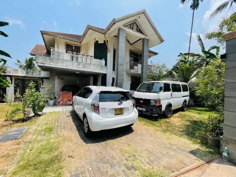 2-Storey Fully A/C Residence For Sale Near De Mazenod College – Kadana