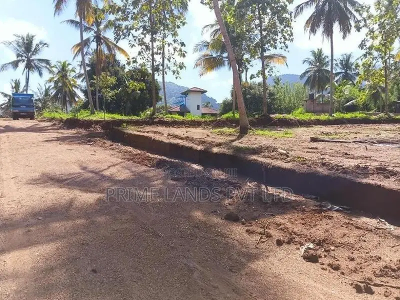 කුරුණෑගල නුවර පාරට අසන්නයෙන් ඉඩමක් විකිණීමට