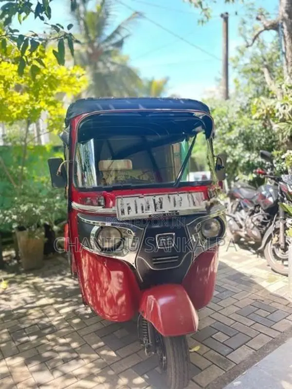 Bajaj RE Standard 2016