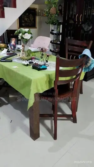 Damro Table With 4 Chair