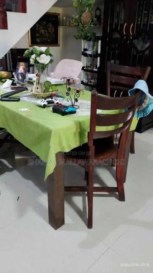 Damro Table With 4 Chair
