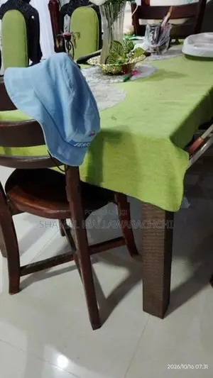 Damro Table With 4 Chair