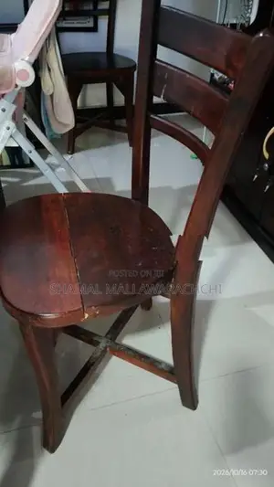 Damro Table With 4 Chair