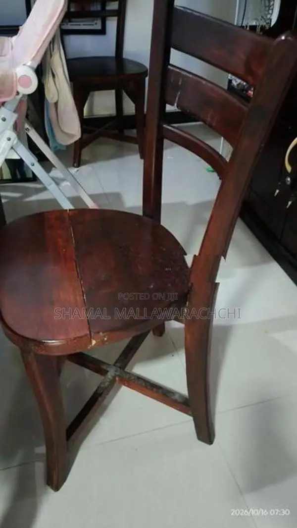 Damro Table With 4 Chair