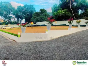 අතුරුගිරිය Ariyana Resort Apartment එක අසලින් බිම් කොටස්.
