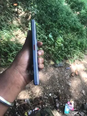 ZTE nubia v60 Design (Used)