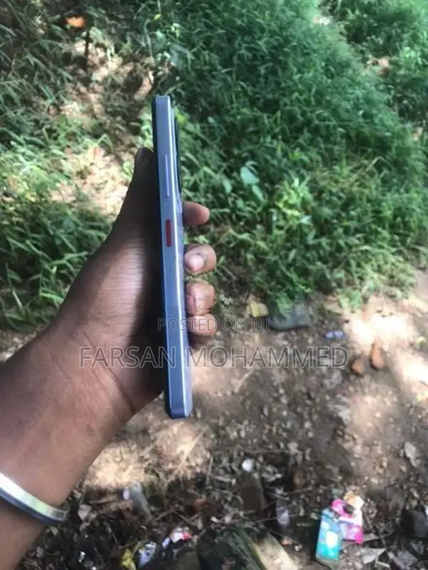 ZTE nubia v60 Design (Used)