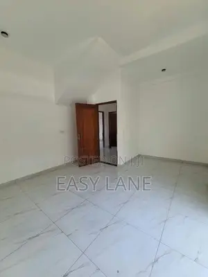 කඩවතින් පදිංචි නොවූ අලුත්ම නිවසක්