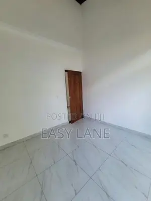 කඩවතින් පදිංචි නොවූ අලුත්ම නිවසක්