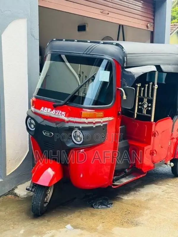 Bajaj RE 2025