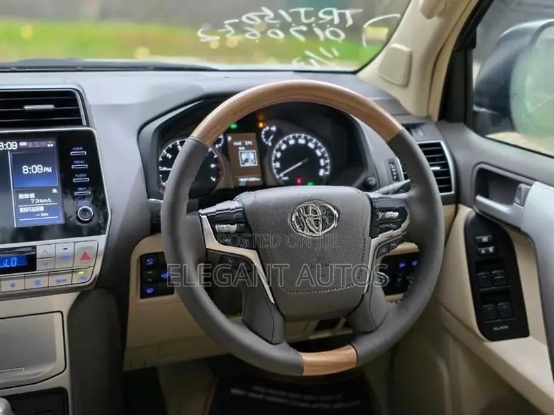 Toyota Land Cruiser Prado TXL 2023