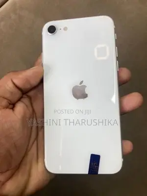 Apple iPhone SE 2 (Used)
