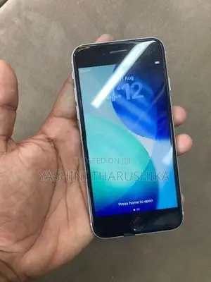Apple iPhone SE 2 (Used)