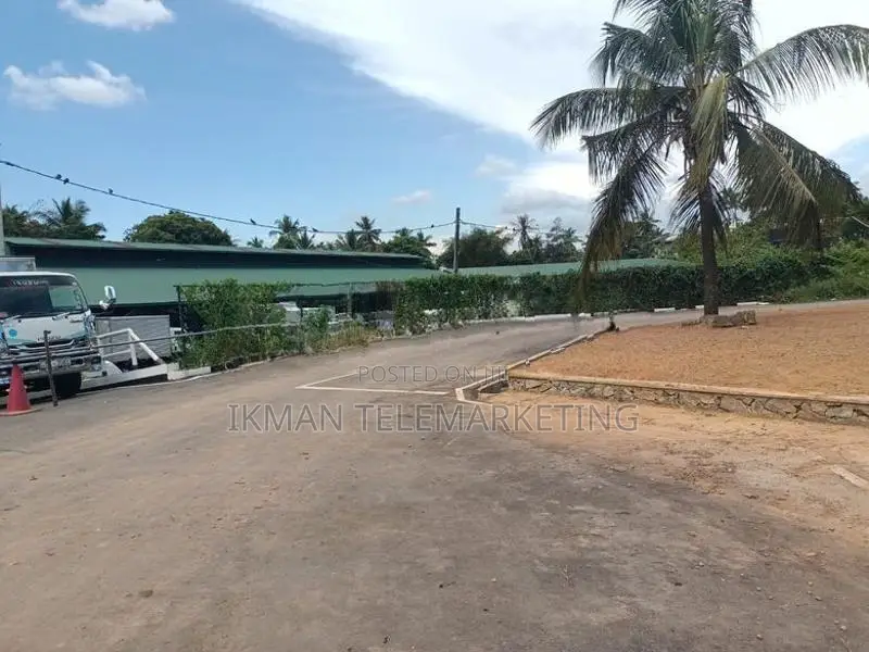 Commercial Land for sale in Kaduwela Town