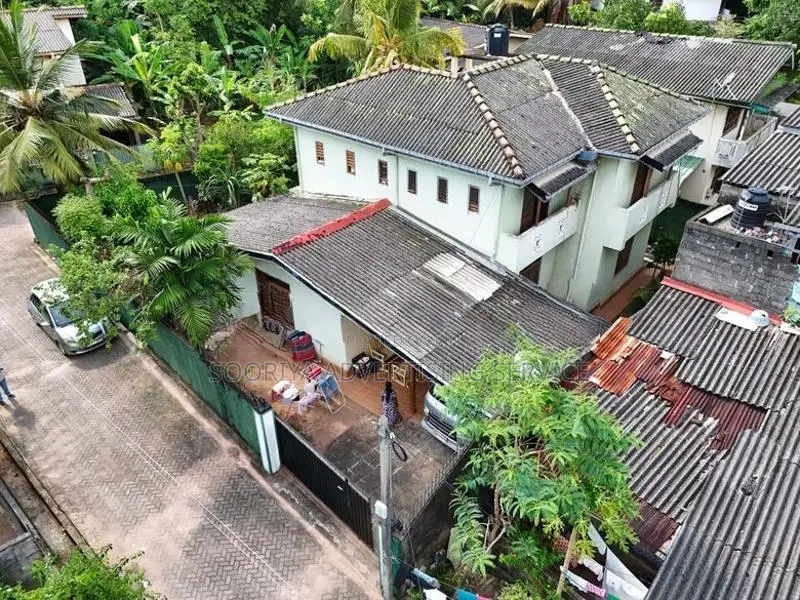 Two-Storey House for Sale in Mandavila