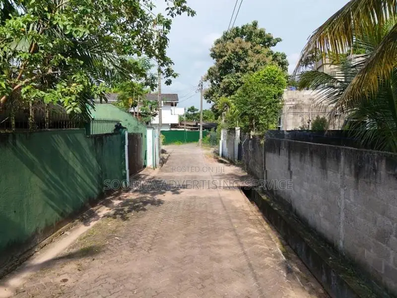 Two-Storey House for Sale in Mandavila