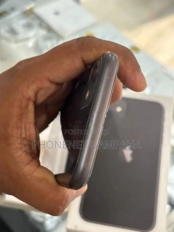 Apple iPhone 11 (Used)