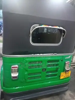 Bajaj RE 2019