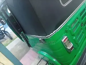 Bajaj RE 2019