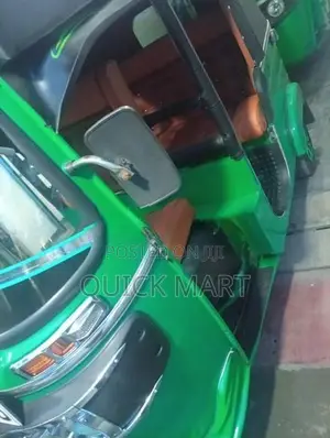 Bajaj RE 2019