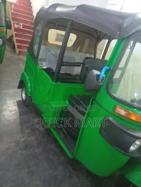 Bajaj RE 2025