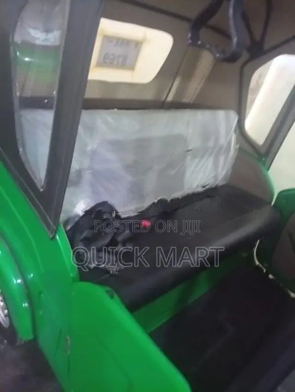Bajaj RE 2025
