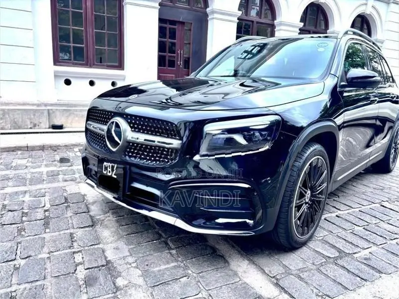 Mercedes Benz GLB 180 AMG Plus 2025