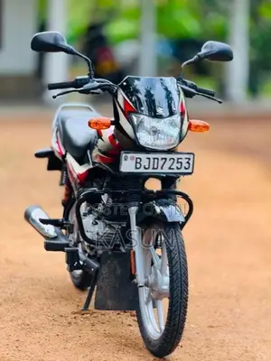Bajaj CT100 2025